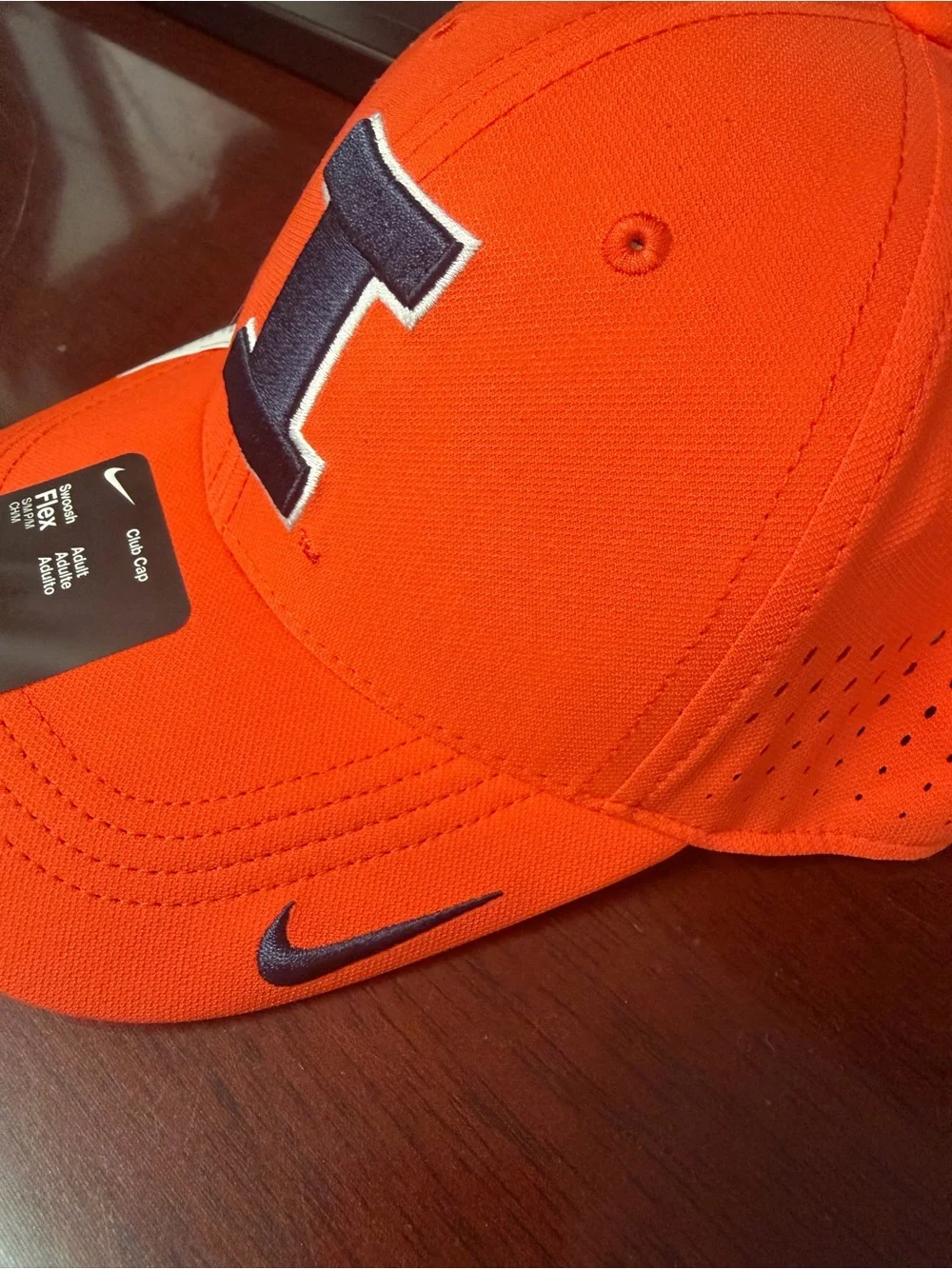 ILLINOIS FIGHTING ILLINI NIKE CLUB SWOOSHFLEX FLEX HAT - ORANGE